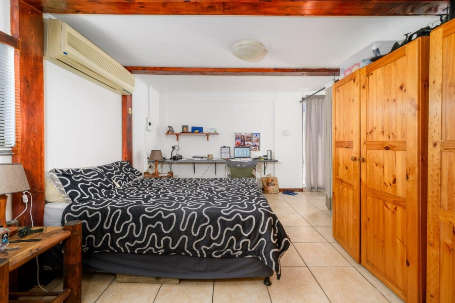 8 Bedroom Property for Sale in Summerstrand Eastern Cape